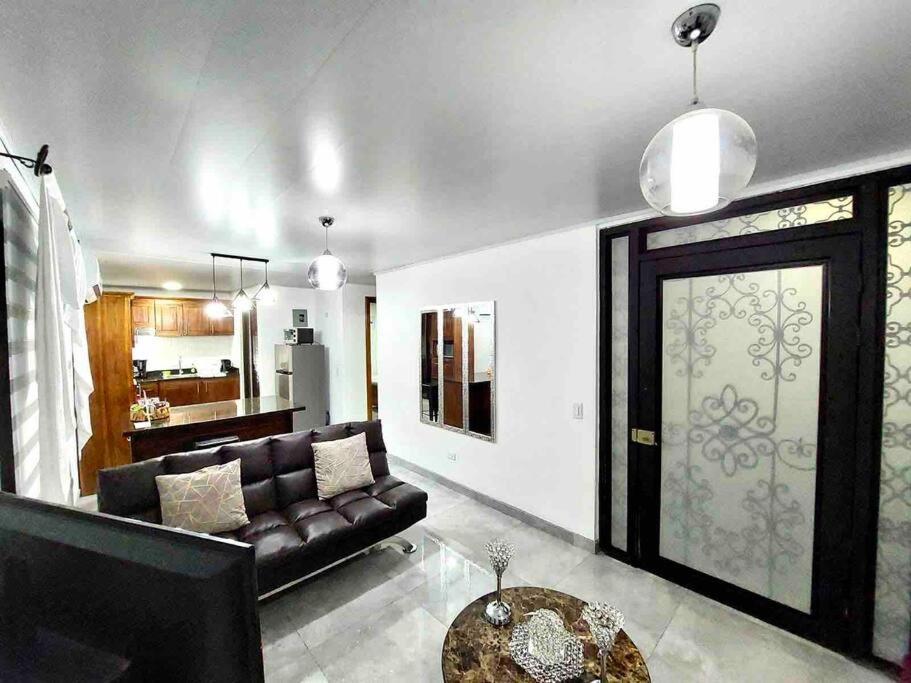Río Segundo Airport Sjo Residence - Edward & Familia Inn المظهر الخارجي الصورة