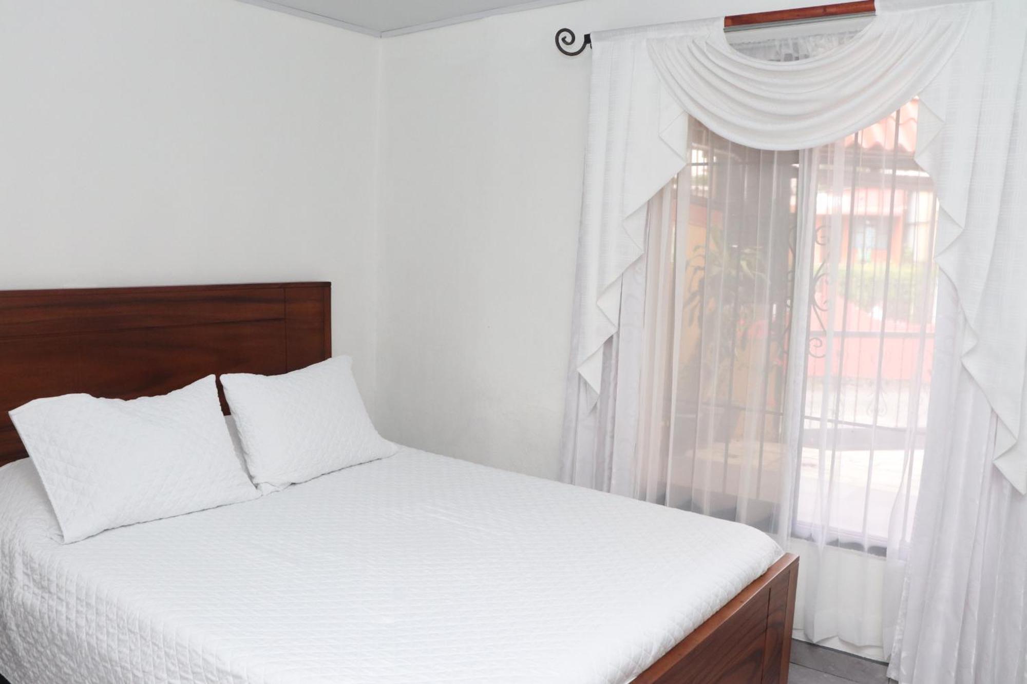 Río Segundo Airport Sjo Residence - Edward & Familia Inn المظهر الخارجي الصورة
