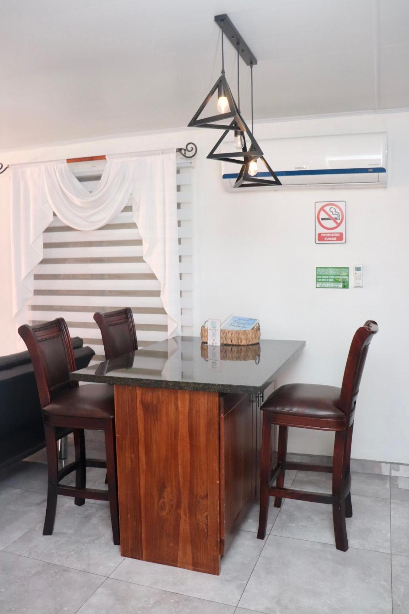 Río Segundo Airport Sjo Residence - Edward & Familia Inn المظهر الخارجي الصورة